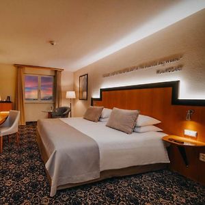Economy Kamer